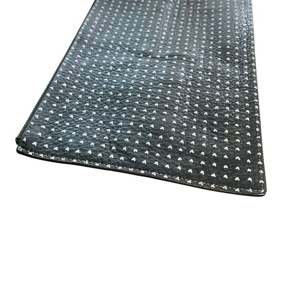 Fossil Leather Heart Print Clutch Pouch Kindle IPAD Unisex Zip Up 8"x11" Black - Picture 6 of 12